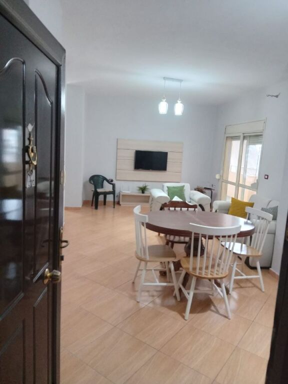 🏡 Jepet me qera apartament 2+1 tek Albano &amp; Romina, Vlorë 🌟