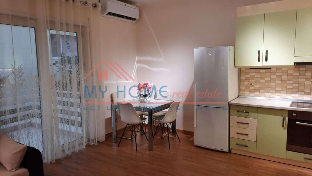 Apartment 2+1+parking space for rent at the Zoological Garden in Tirana