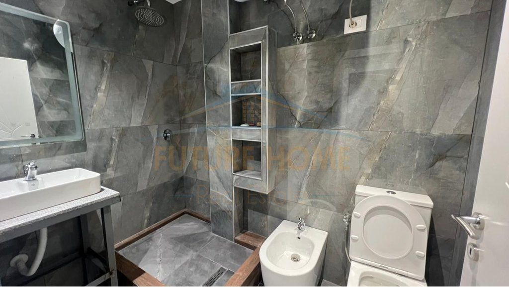Qera, Apartament 2+1, Rruga 5 Maji, Tirane