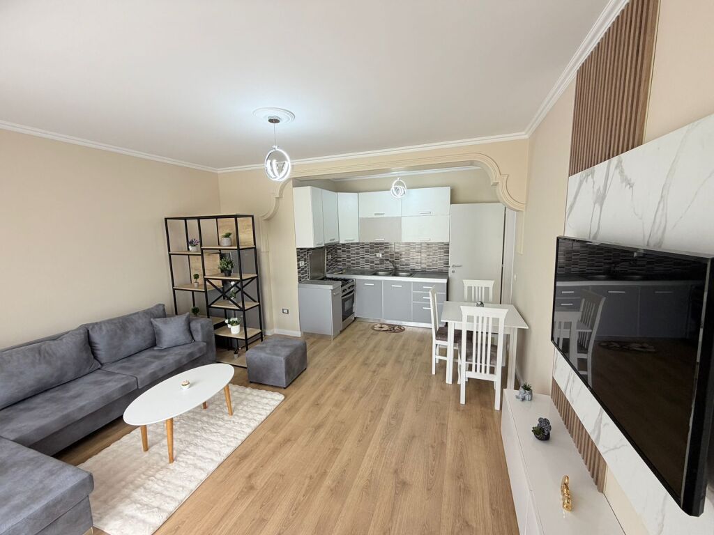 Shitet apartament 1+1 tek ish-Rajoni i Policisë, Durrës