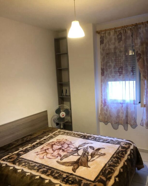 🏡 Appartamento 1+1 in affitto a Xhamllik – 40.000 Lek/mese