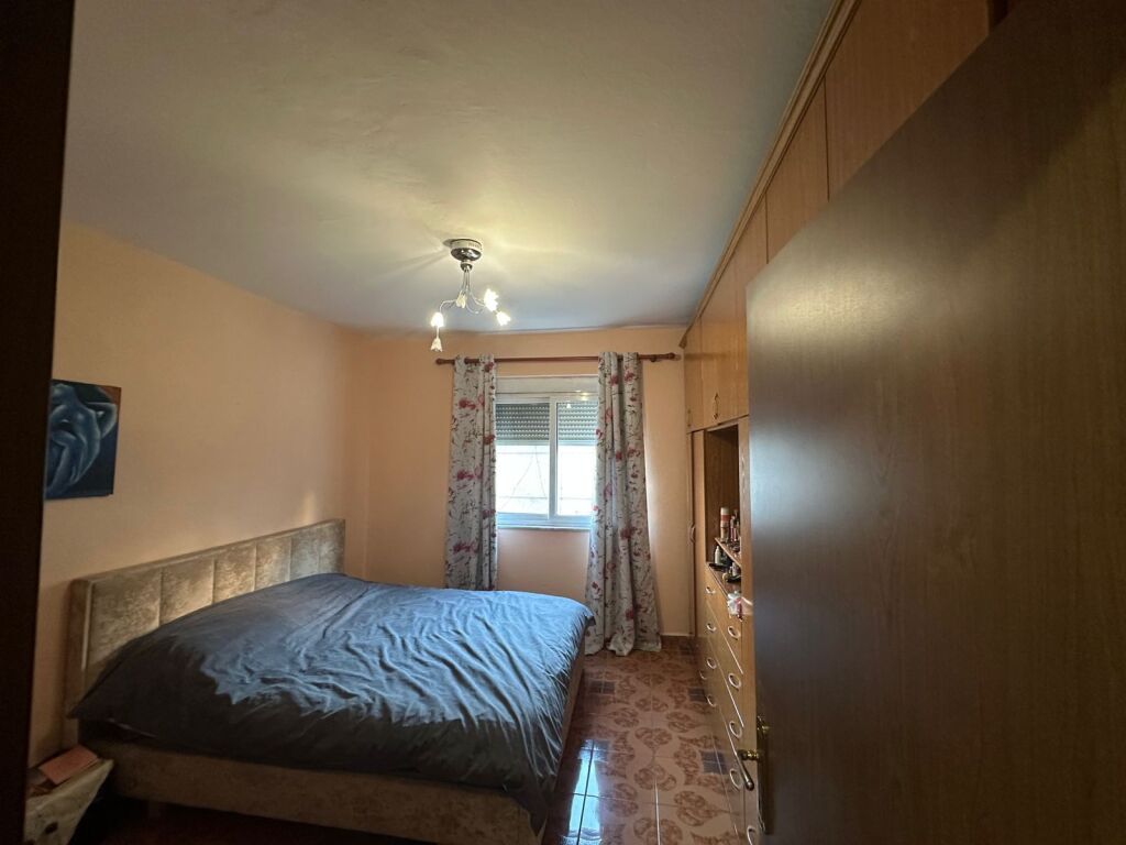 🏠 Appartamento 1+1 in affitto📍 Indirizzo: Di fronte al Ministero della Difesa, a 50 m dalla scuola “Ramazan Jarani”💶 Prezzo: 35.000 lek/mese