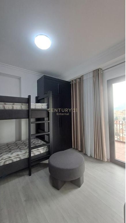 Apartament luksoz 2+1 per qira tek Garden Building