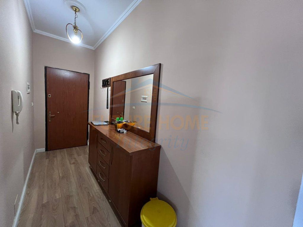 Affitto, Appartamento 2+1, Xhamllik, Tirana.