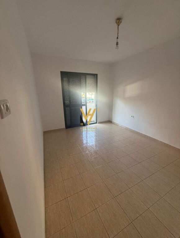 BUSINESS PREMISES FOR RENT 70 M2 ON BARDHYL STREET 60,000 LEKE
