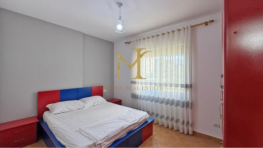 Appartamento 1+1 in vendita. 4° piano, senza ascensore. Shkembi Kavajes, vicino a Bonita, Kraja e Dolce Vita Hotel.