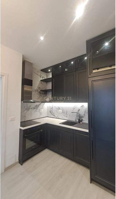 Apartament luksoz 2+1 per qira tek Garden Building