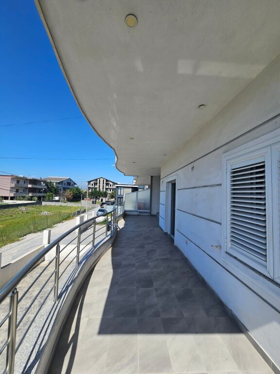 JEPET ME QERA SUPER APARTAMENT 2+1 NE ISH KËNETË DURRËS