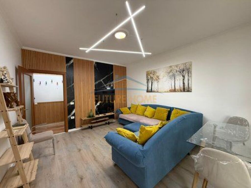 Shitet, Apartament 3+1+2+ Post Parkimi, Liqeni i Thatë, Tiranë.