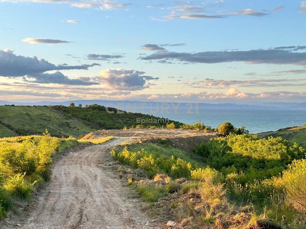 TERRENO IN VENDITA CON VISTA MARE SUL LUNGOMARE, CAPO RODONI 13.500 m²