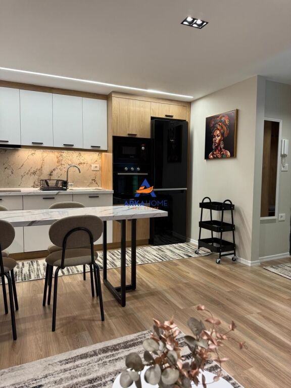 DUPLEX IN AFFITTO 1+1+BALCONE "COMPLESSO GOLDEN PARK, OSPEDALE AMERICANO 3" 60.000 LEKE
