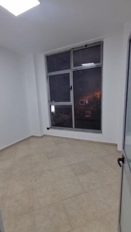 Affitto | Ambjent Biznesi | Rruga Myslym Shyri | 960 €/mese