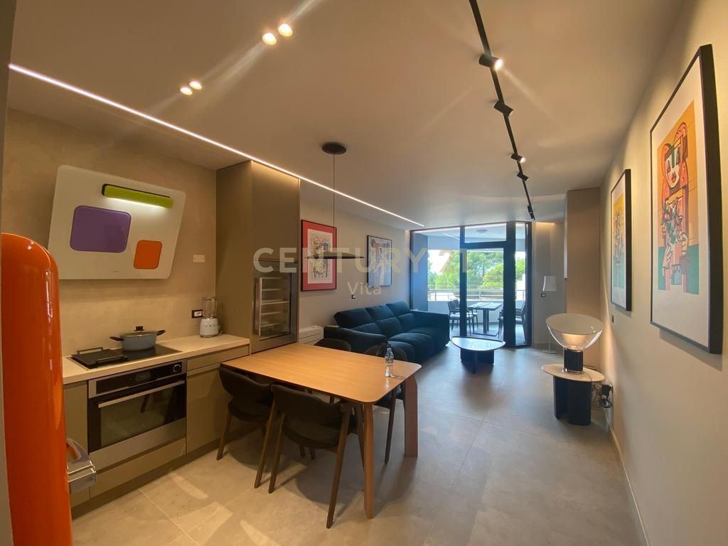 SHITET APARTAMENT 2+1+2 + POST ME PAMJE DETI TEK RESIDENCA "WHITE HILL"!!430,000 €  Sip. Totale  138m2  Sip. e brendshme  122m2  Dhomat e