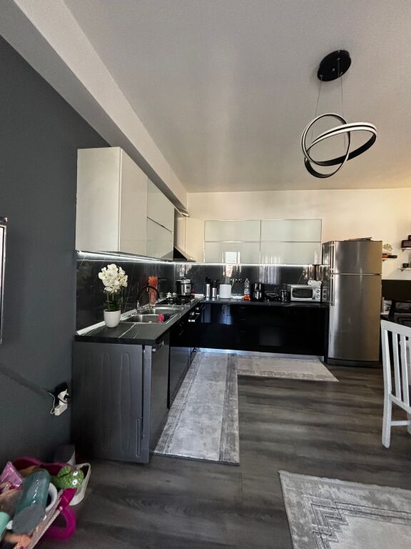 🏡 Apartament 1+1 për shitje te Rruga Endri Keko, pranë Maternitetit të Ri.