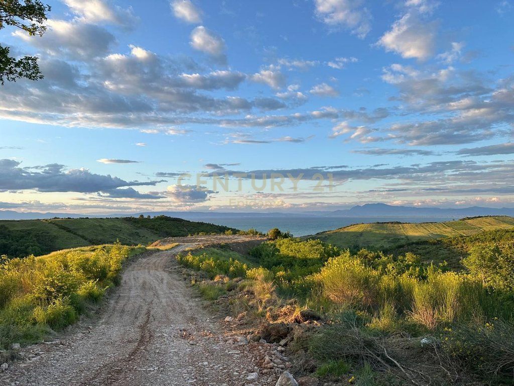TERRENO IN VENDITA CON VISTA MARE SUL LUNGOMARE, CAPO RODONI 13.500 m²