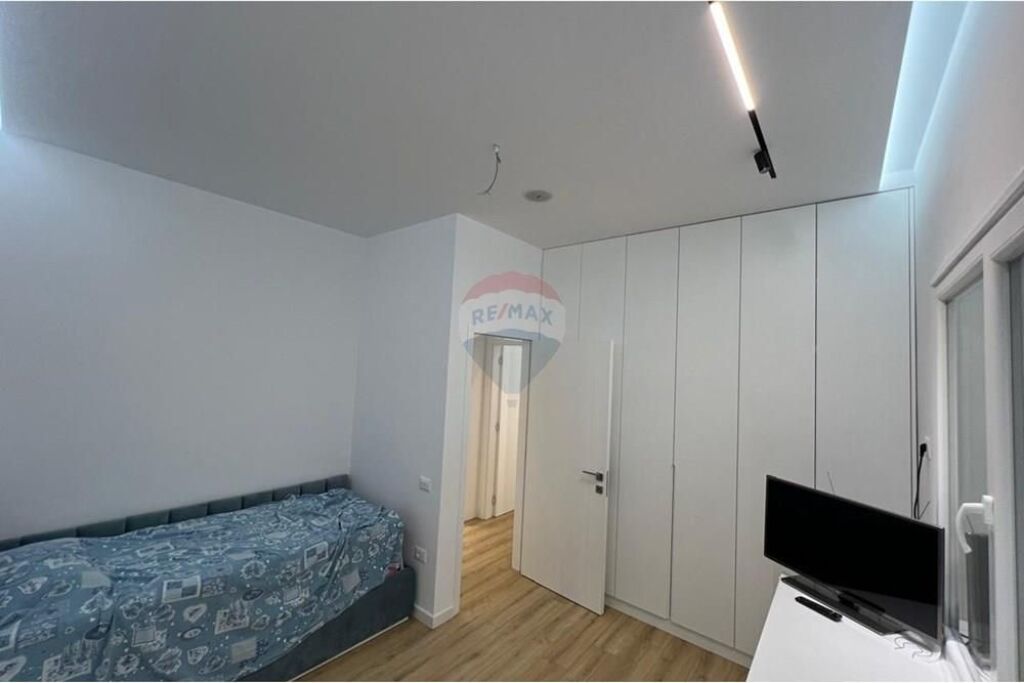 Super apartament 2+1 per qira tek Kopshti Botanik!