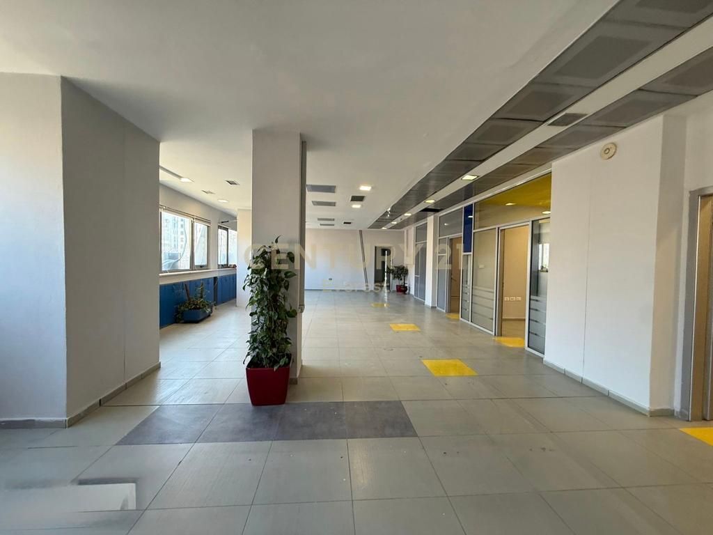 KAVAJA STREET, COMMERCIAL SPACE FOR RENT
