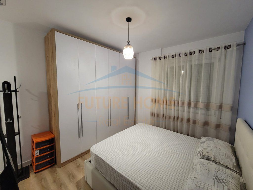Qera, Apartament 2+1+2, Rruga 5 Maji, Tiranë