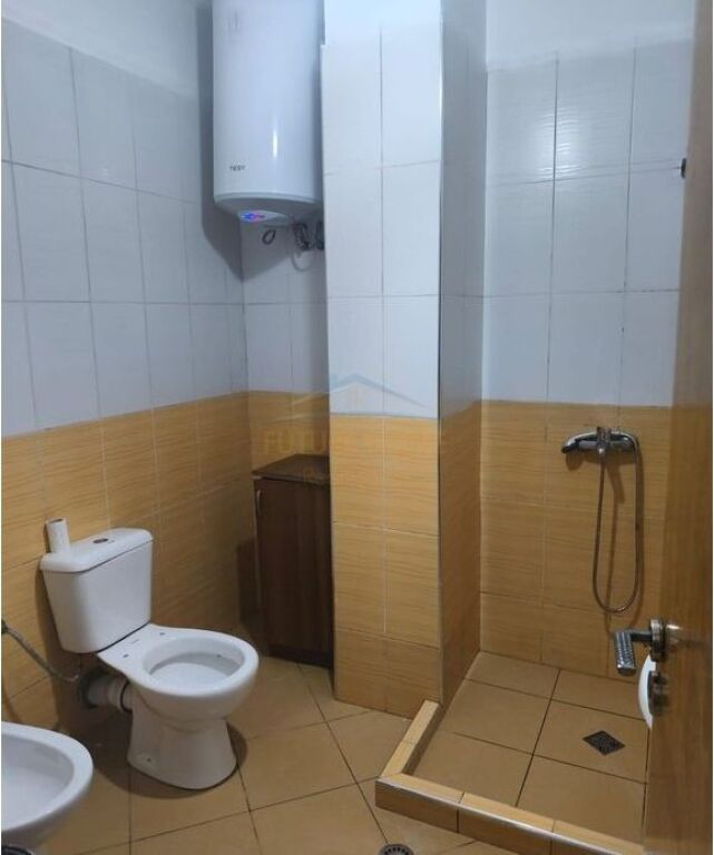 Vendesi in vendita, Appartamento 2+1, Via 5 Maji, Tirana