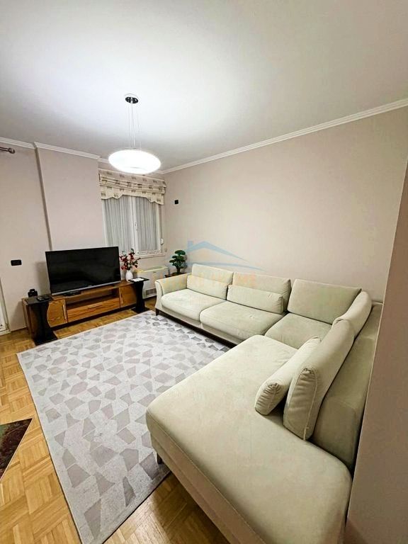 Qera , Apartament 2+1 , Sheshi Willson , Tirane