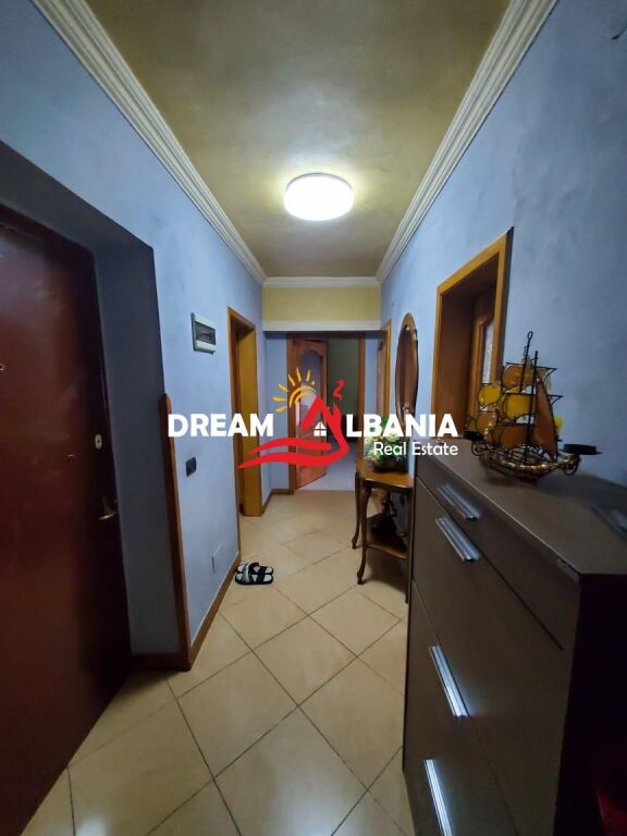 Shitet Apartament 3+1+2WC tek 21 Dhjetori, Prane Kryqezimit (ID 4139191)