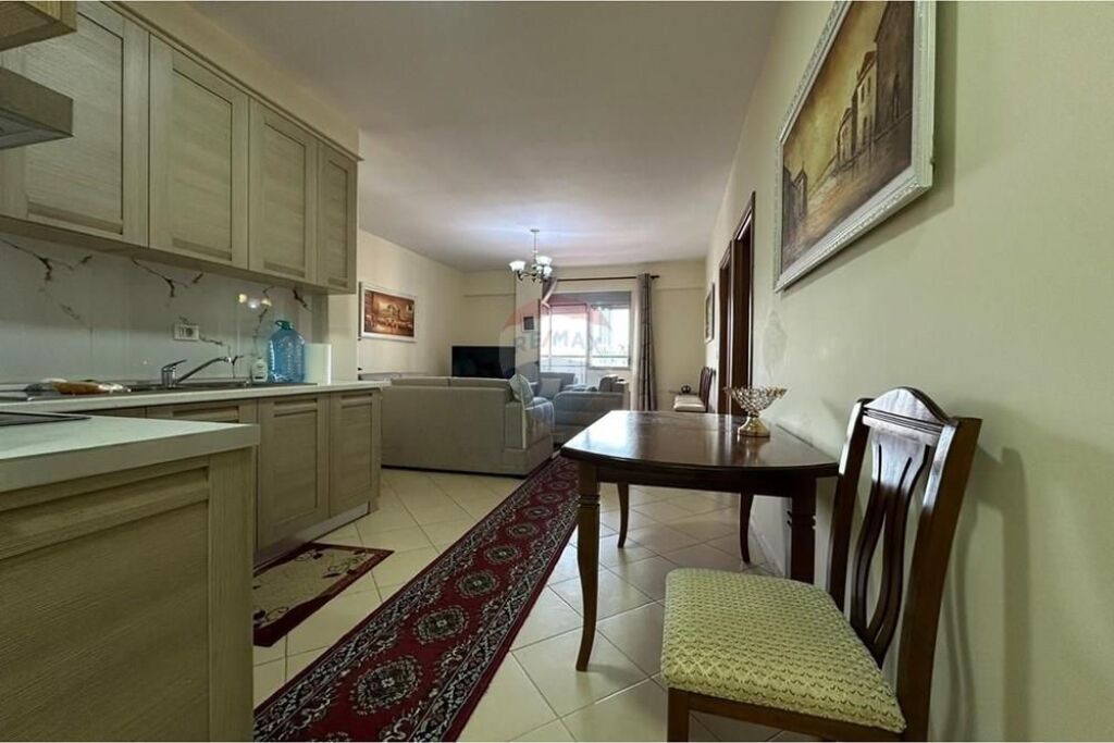 Apartament 2+1 me qera Selvia