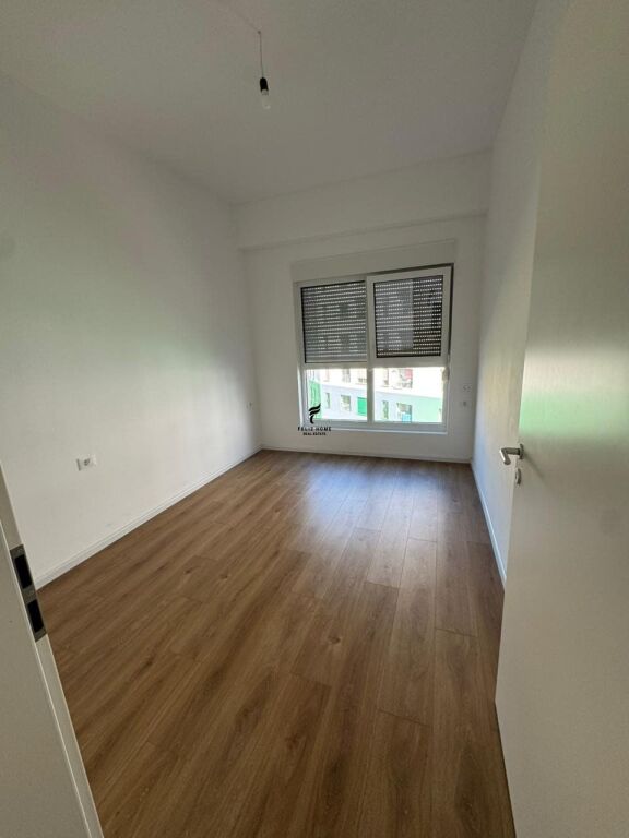 UFFICIO IN AFFITTO 65 M2 ALI DEMI 30.000 LEKE FH-73184