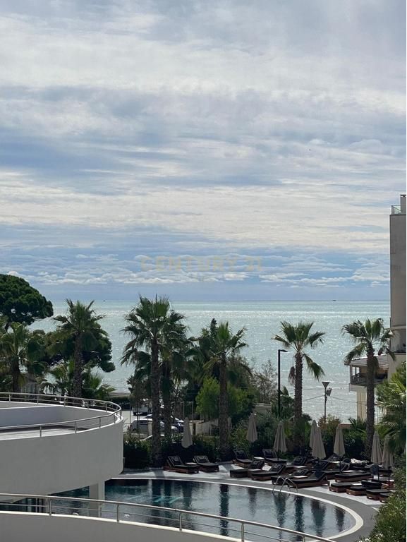 SHITET APARTAMENT 2+1+2 + POST ME PAMJE DETI TEK RESIDENCA "WHITE HILL"!!430,000 €  Sip. Totale  138m2  Sip. e brendshme  122m2  Dhomat e