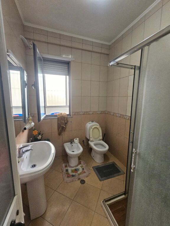 JEPET ME QERA APARTAMENT 2+1 TEK SHKEMBI KAVAJES