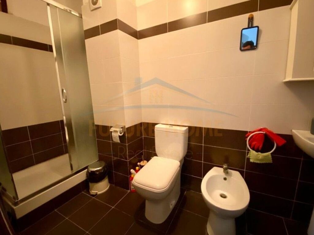 Shitet, Apartament 2+1, Unaza e Re, Tiranë