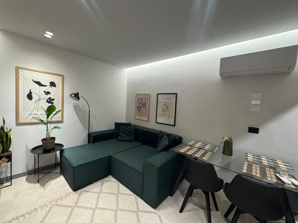 Apartament 1+1 per qera Prane Ambasades Amerikane !