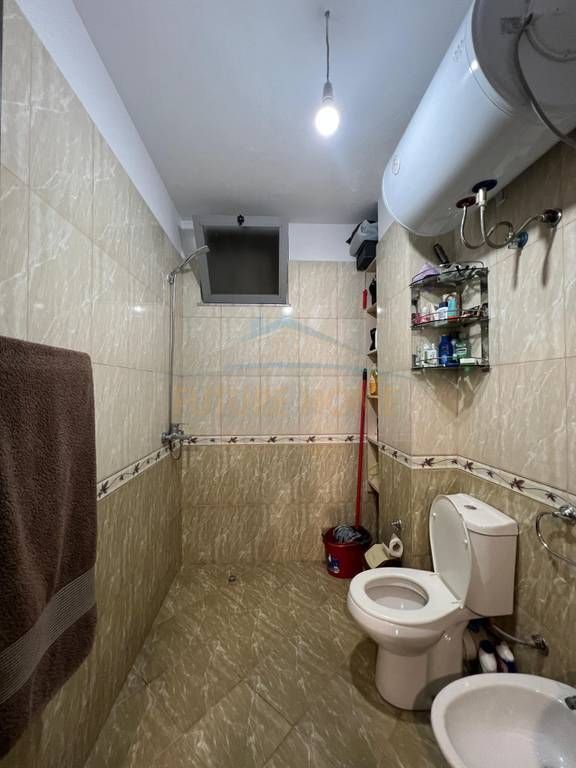In vendita, Appartamento 1+1, Unaza e Re, Tirana