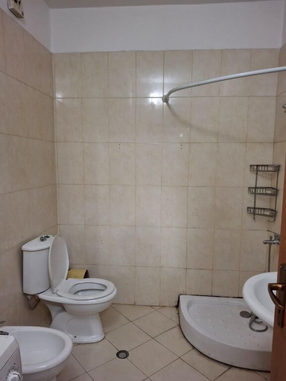 🏢Via Dibra, Complesso Halili, appartamento 1+1 in affitto, arredato 45.000 Leke