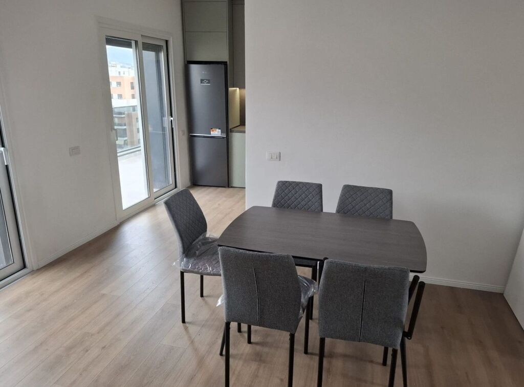 📌 Appartamento 2+1+2+🅿️ in Affitto – Vicino alla Scuola Rossa