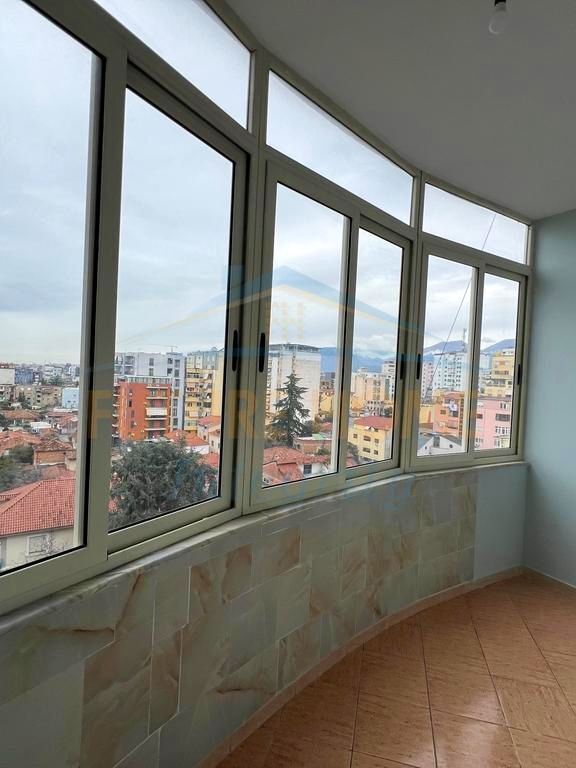 Affitto, Appartamento 1+1, Via Fortuzi, Tirana.
