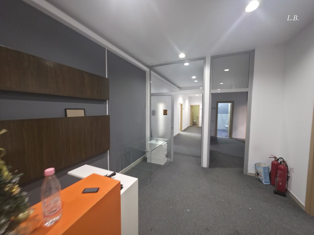 Jepet ambient per zyra,call center, klinike