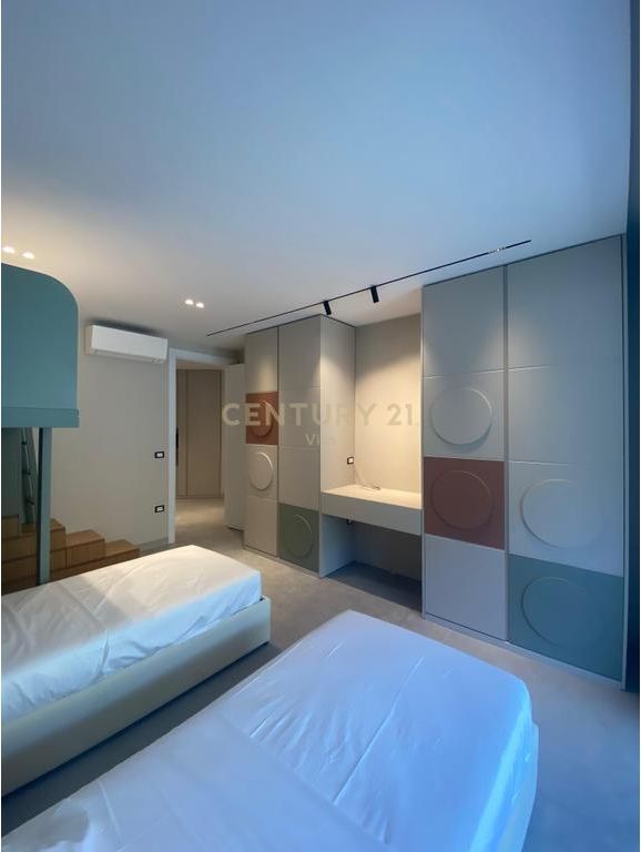 SHITET APARTAMENT 2+1+2 + POST ME PAMJE DETI TEK RESIDENCA "WHITE HILL"!!430,000 €  Sip. Totale  138m2  Sip. e brendshme  122m2  Dhomat e