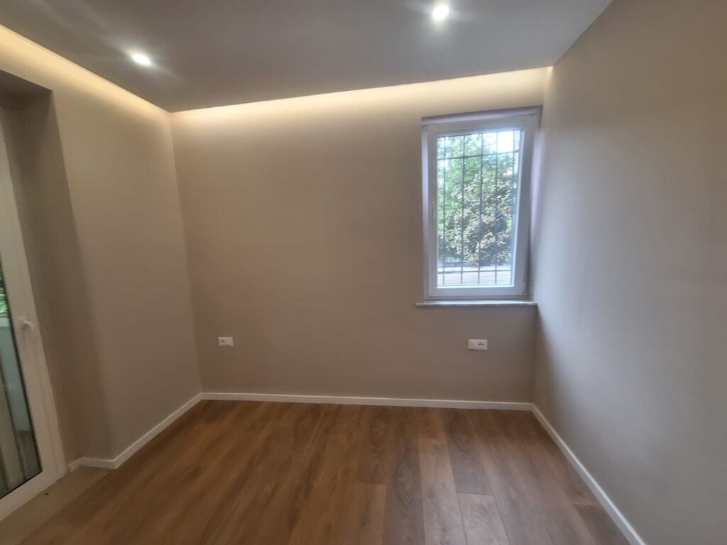 Apartament 1+1 per zyra tek Mine Peza