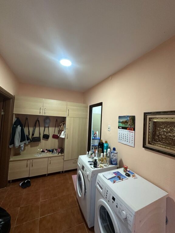 🏠 Appartamento 1+1 in affitto📍 Indirizzo: Di fronte al Ministero della Difesa, a 50 m dalla scuola “Ramazan Jarani”💶 Prezzo: 35.000 lek/mese