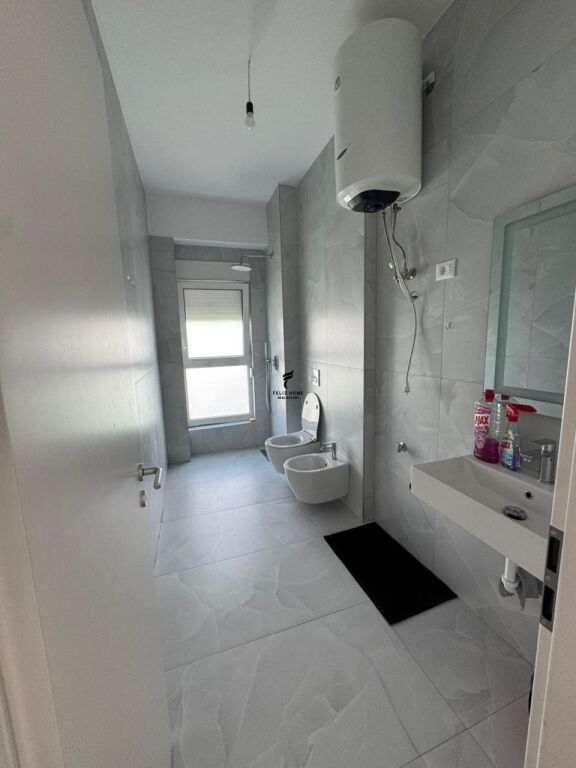 UFFICIO IN AFFITTO 65 M2 ALI DEMI 30.000 LEKE FH-73184