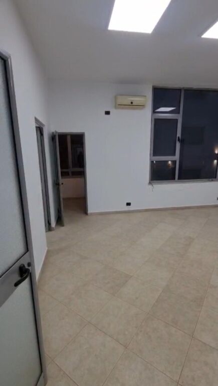 Affitto | Ambjent Biznesi | Rruga Myslym Shyri | 960 €/mese