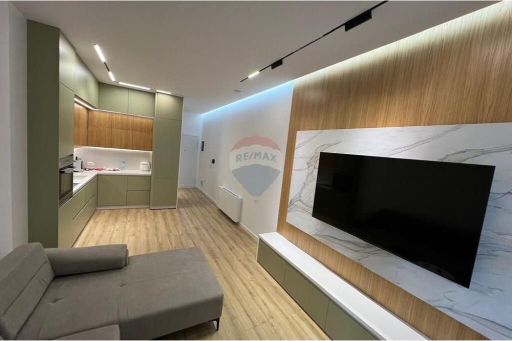 Super apartament 2+1 per qira tek Kopshti Botanik!