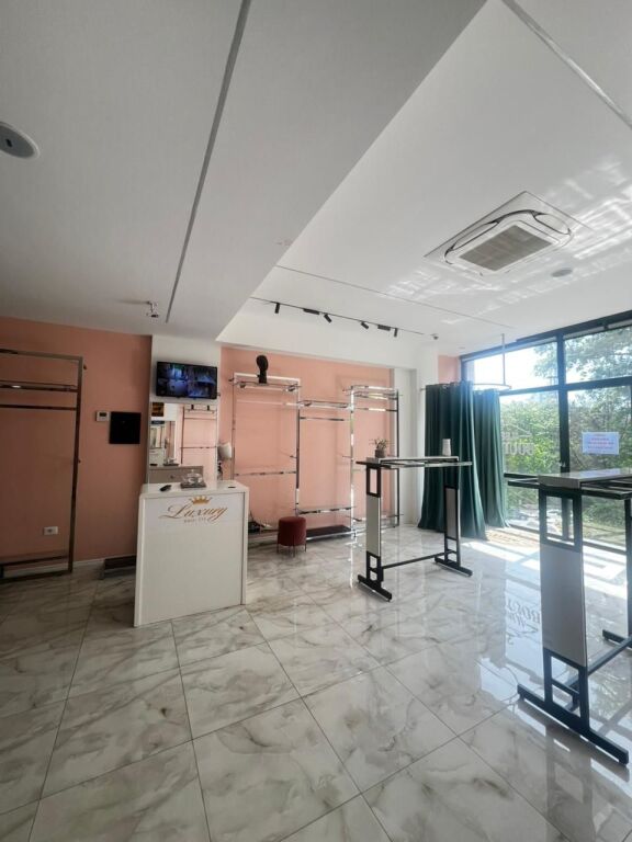 JEPET ME QERA AMBIENT BIZNESI PRANE POSTES SHQIPTARE, DURRES