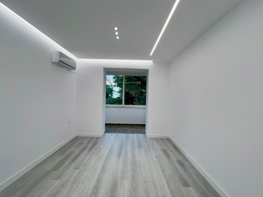 🏘️ In Affitto: Ufficio Luxury 80m² - 2° Piano (Centro - Rruga e Barrikadave) 🔥 Ideale per la tua attività | Super opportunità ✨️ 1000€ Netti/Mese 💶💶