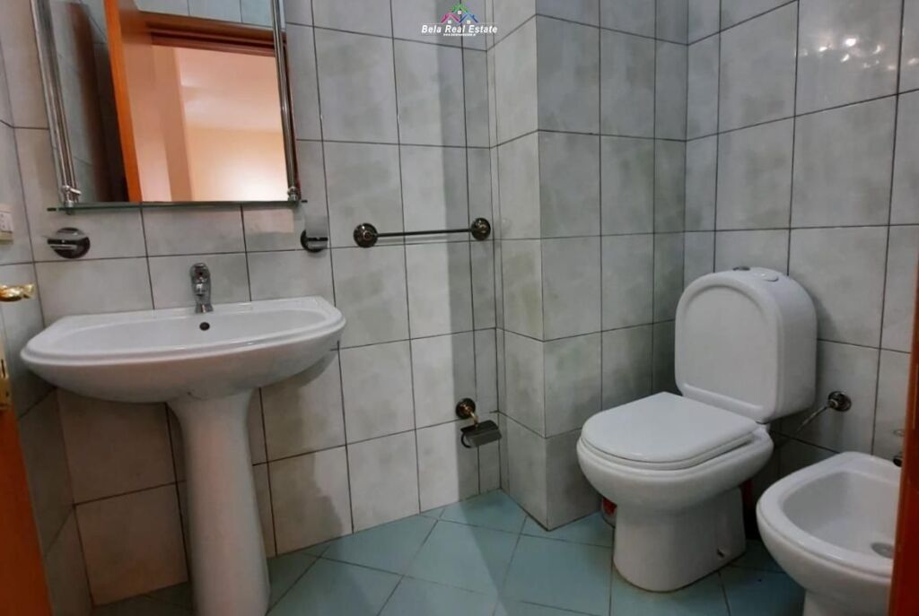 Apartament Me Qera 2+1 Tek Liqeni (ID B2201024) Tirane.