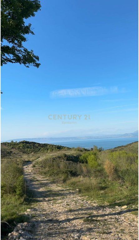 TERRENO IN VENDITA CON VISTA MARE SUL LUNGOMARE, CAPO RODONI 13.500 m²