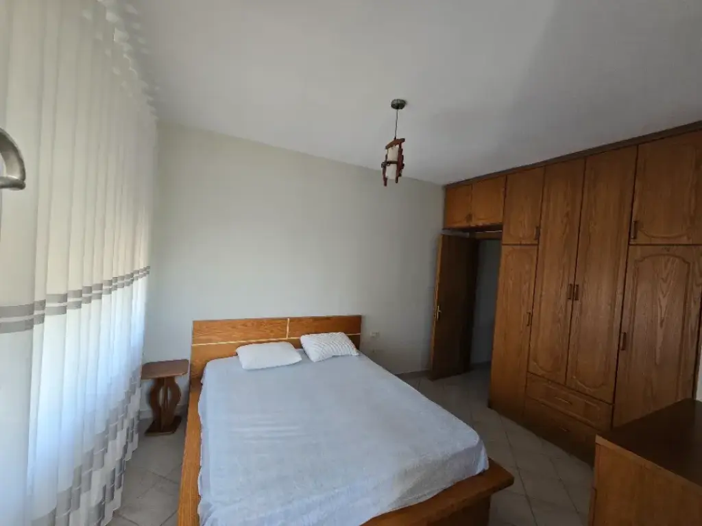 Rent | Apartament 2 + 1 | Rruga Fortuzi | 670 €/month