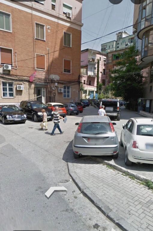 🏡 Shitet Apartament 2+1 në zonën e Bllokut – Rruga Moskat