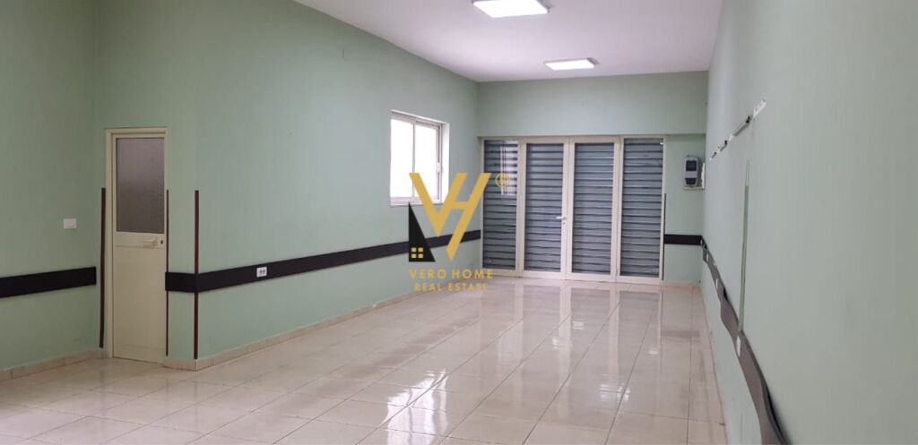 LOCALE COMMERCIALE 100 M2 IN AFFITTO IN VIA BARDHYL 100.000 LEKE