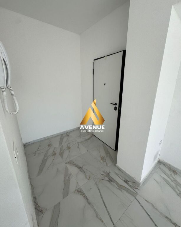 APARTAMENT ME QERA – Tek Rruga Dritan Hoxha, pranë Universiteti Mesdhetar i Shqipërisë, Laprake, Tirane